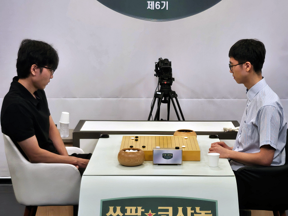 신진서, 변상일 꺾고 쏘팔코사놀 결승 첫 판 승리